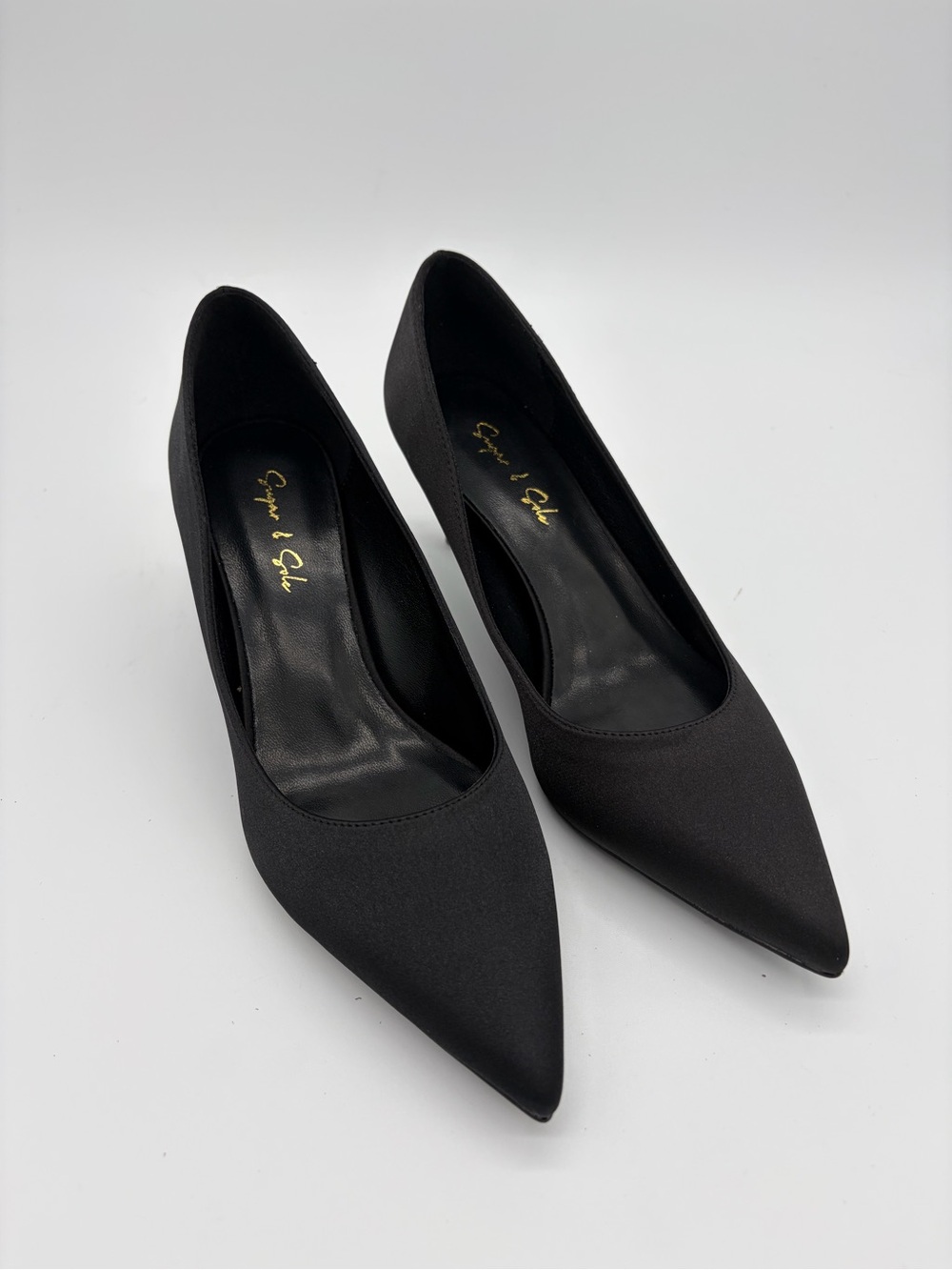 Sugar & Sole Black Satin "River" Pointed-Toe Pumps Heels - Size 32 (US 2/3)